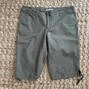 ☀️ Columbia Women’s Olive Green Utility Shorts | Size 6 | Cotton Stretch |